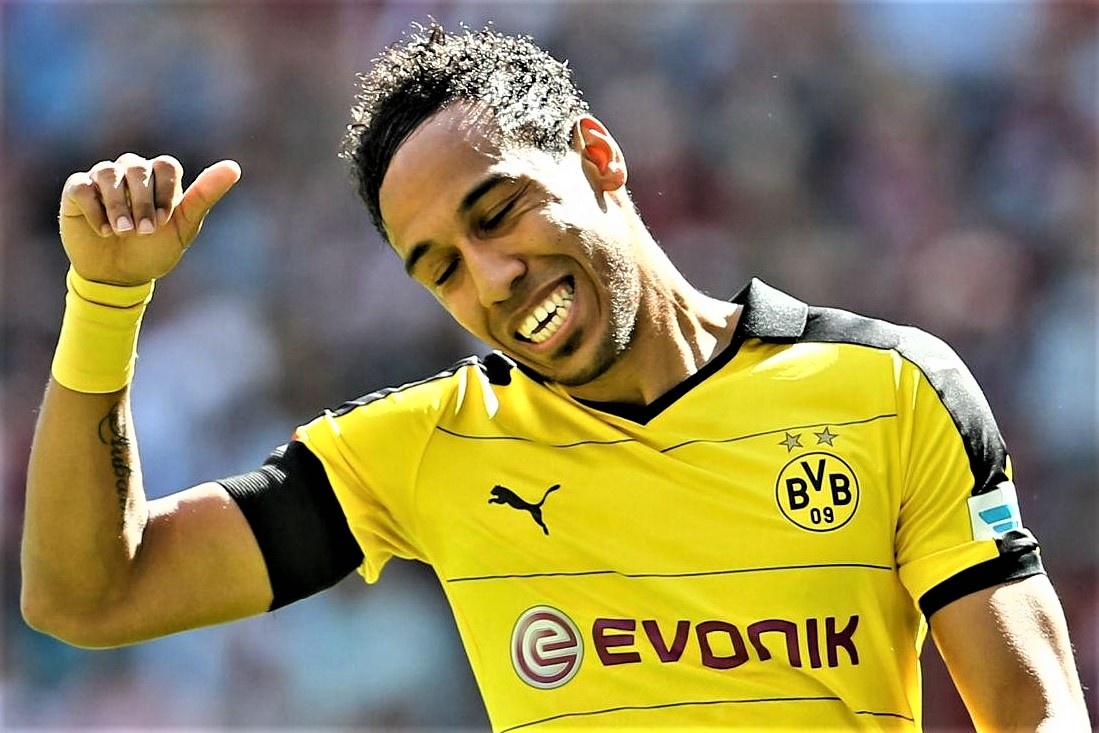 Gan 6 trieu luot xem lai pha bo lo gay cuoi cua Aubameyang hinh anh