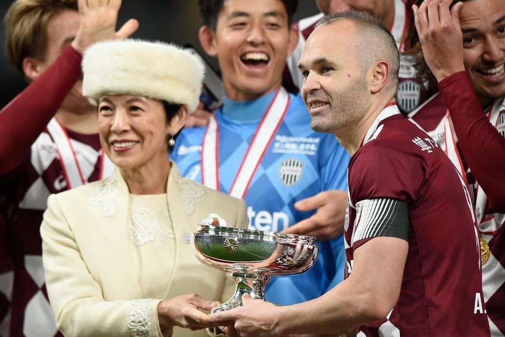 Iniesta giai nghe anh 3