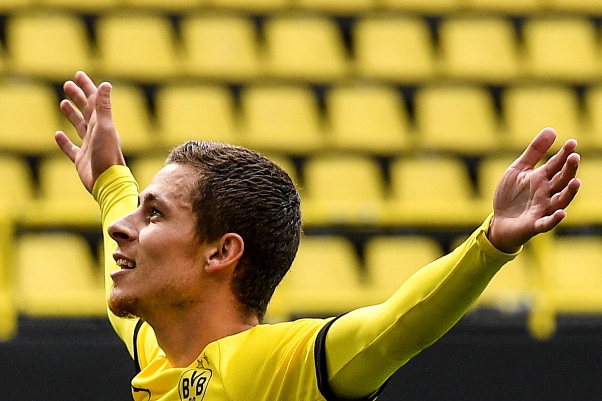 Dortmund lam hanh dong tri an CDV du khan dai trong hinh anh