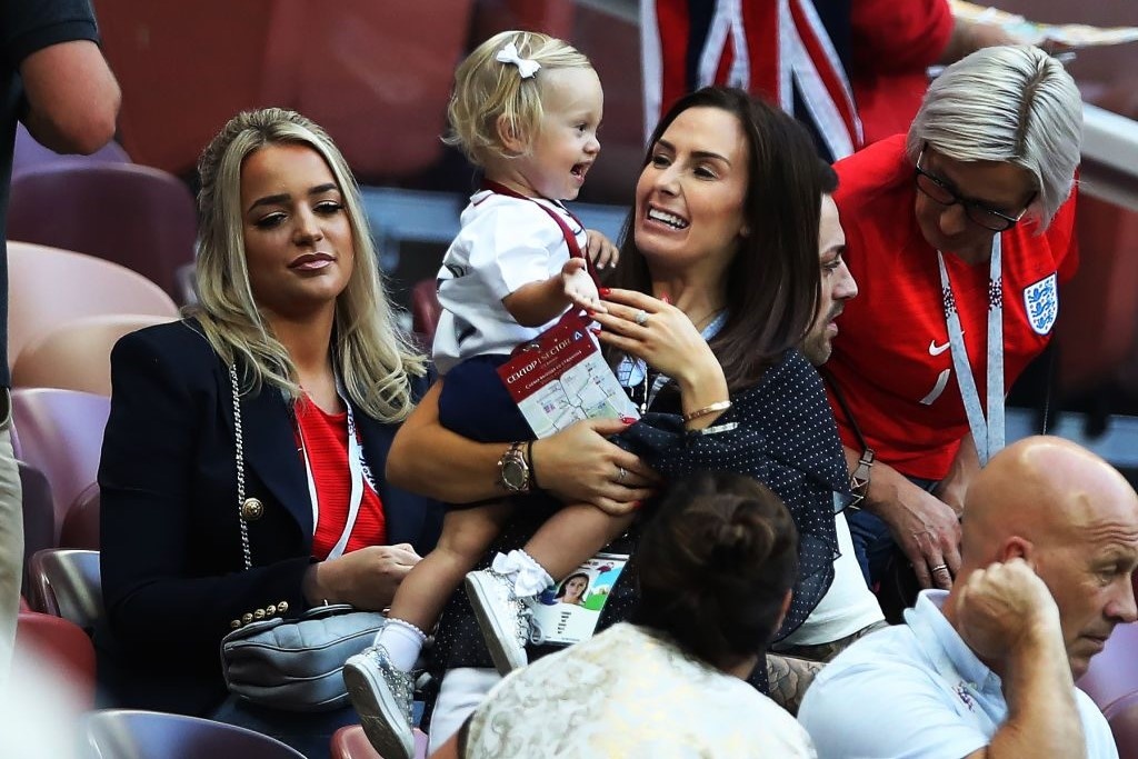 John Stones quay roi ban gai cu anh 1