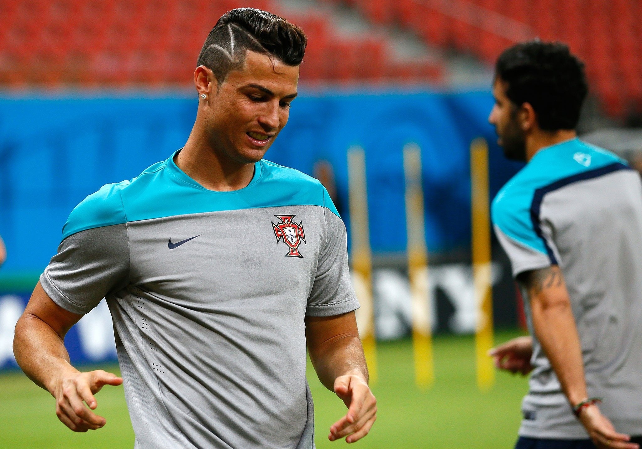 Kieu toc cua Ronaldo anh 6