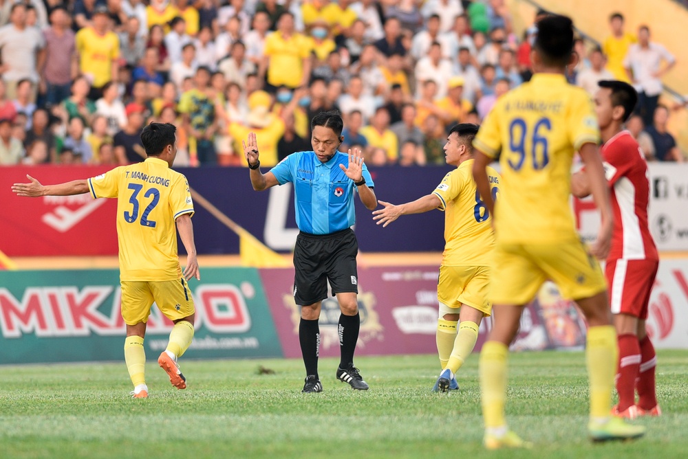 Nam Dinh thua Viettel anh 7