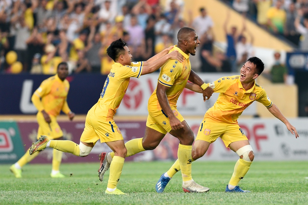 Nam Dinh thua Viettel anh 8