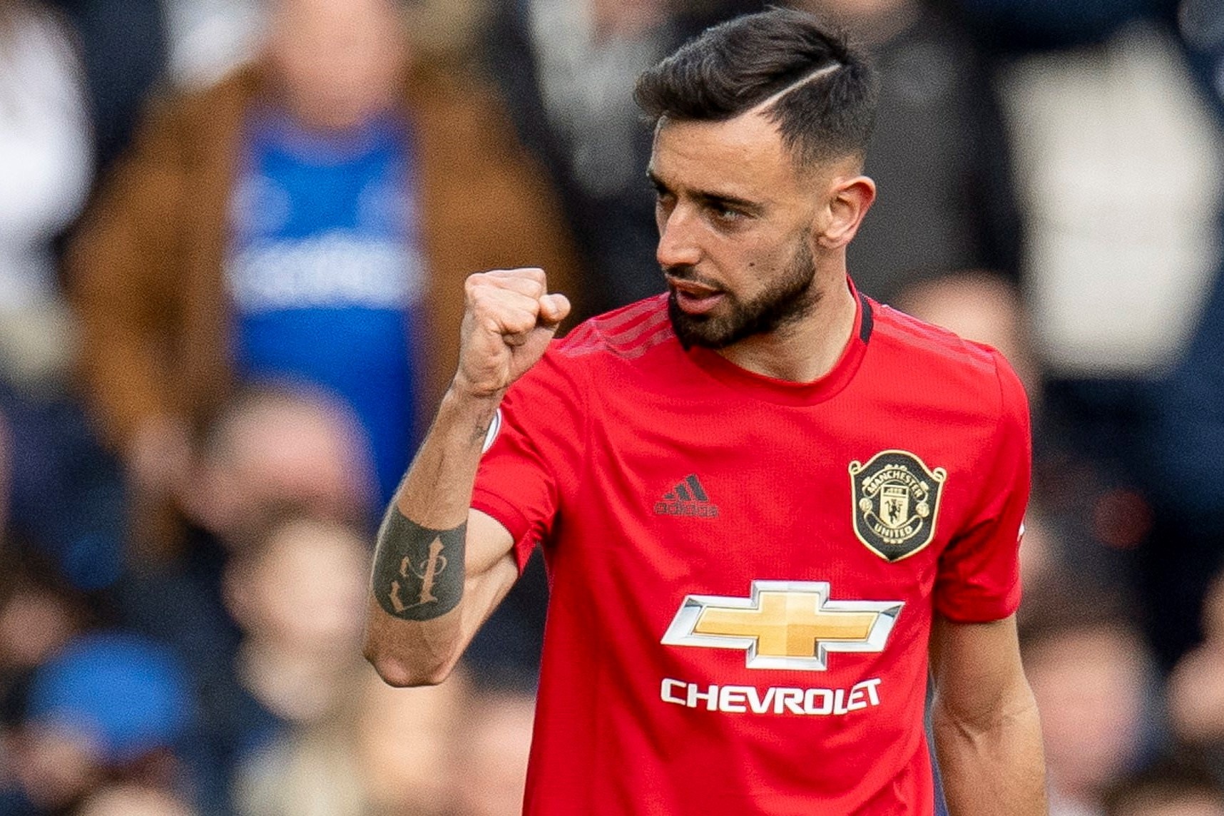 Pogba o lai MU anh 1