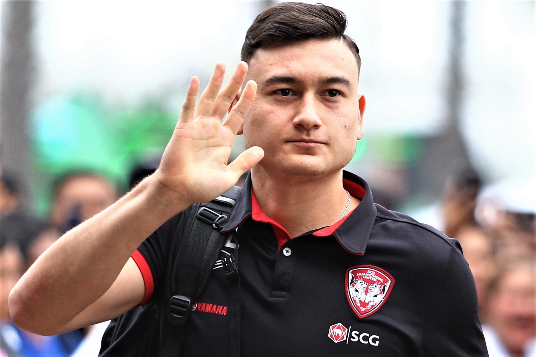 Dai dien Muangthong United lam ro tuong lai cua Van Lam hinh anh