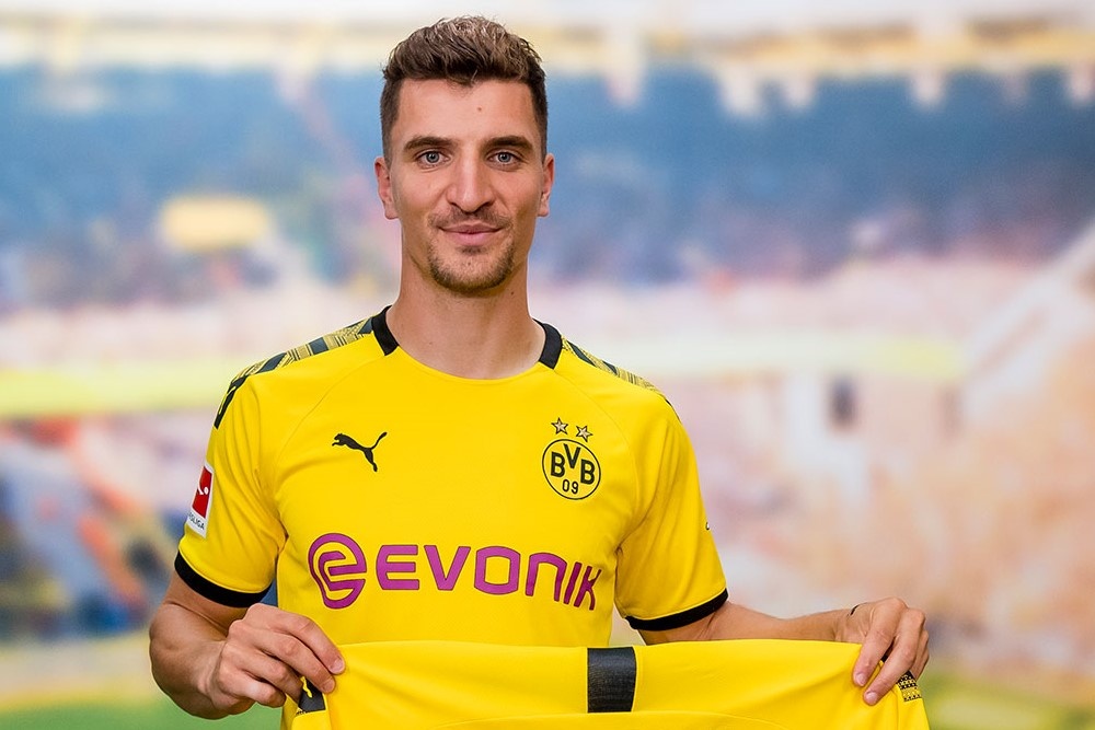 Dortmund chot giai phap de phong Hakimi tro ve Real Madrid hinh anh