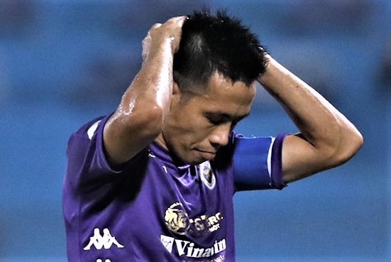 Van Quyet sut bong len troi tu cham 11 m hinh anh