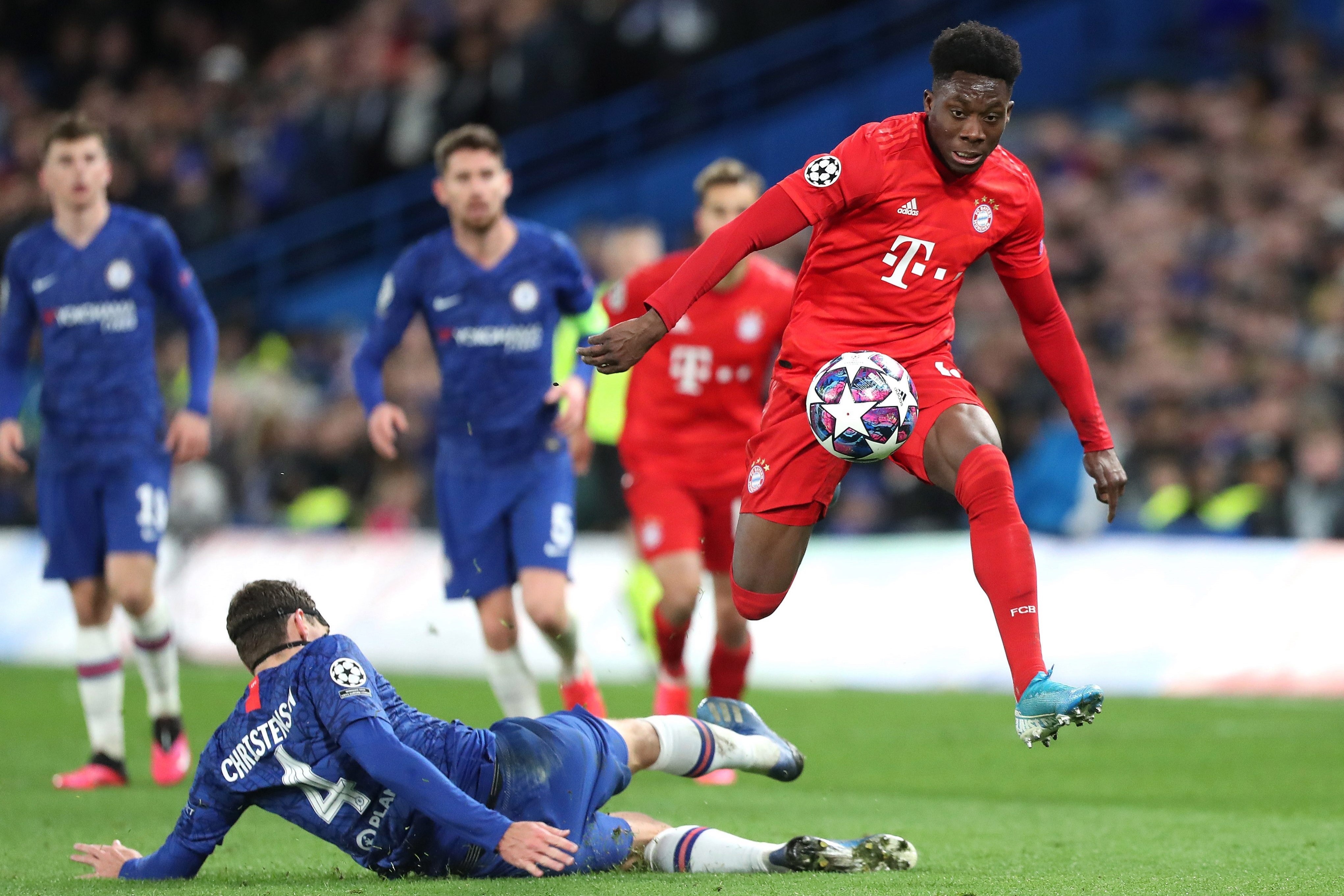 Doi hinh hay nhat nam cua UEFA anh 8