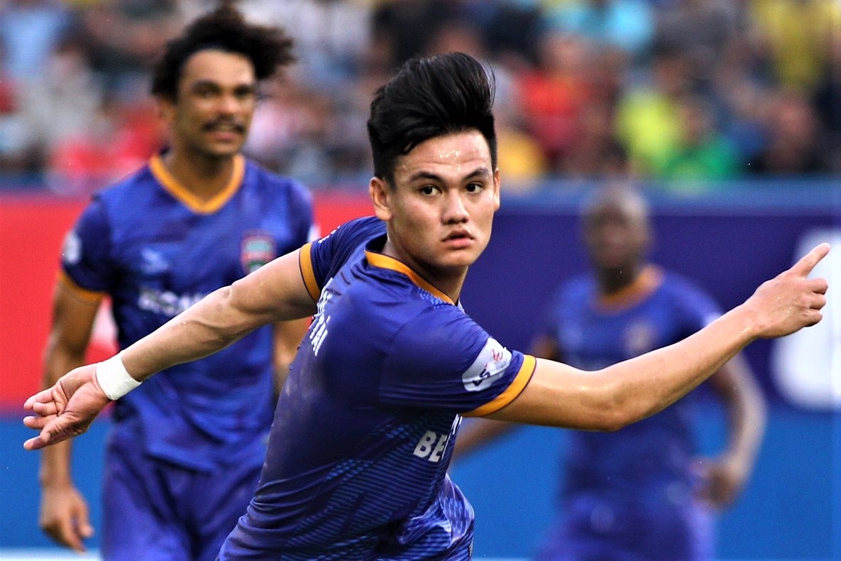 Tan Tai tiep tuc an mung nhu CR7 sau ban thang vao luoi HAGL hinh anh