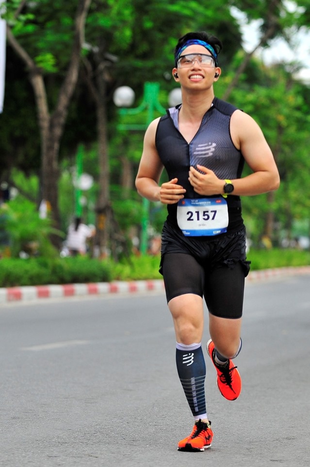 Giai marathon Tay Ho anh 2