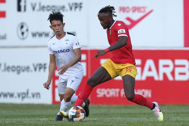 Mansaray bi treo gio anh 1