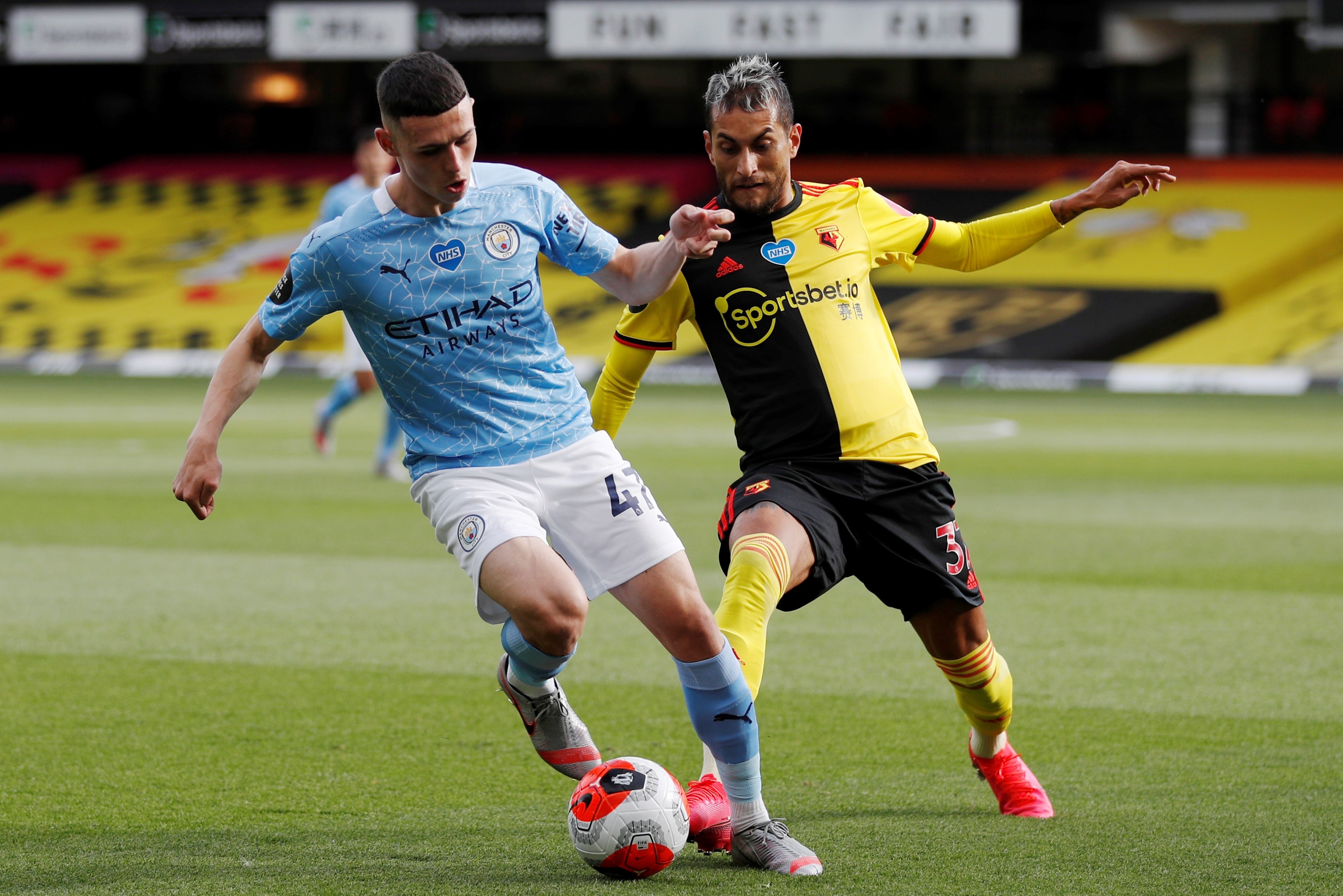 Watford dau voi Man City anh 2