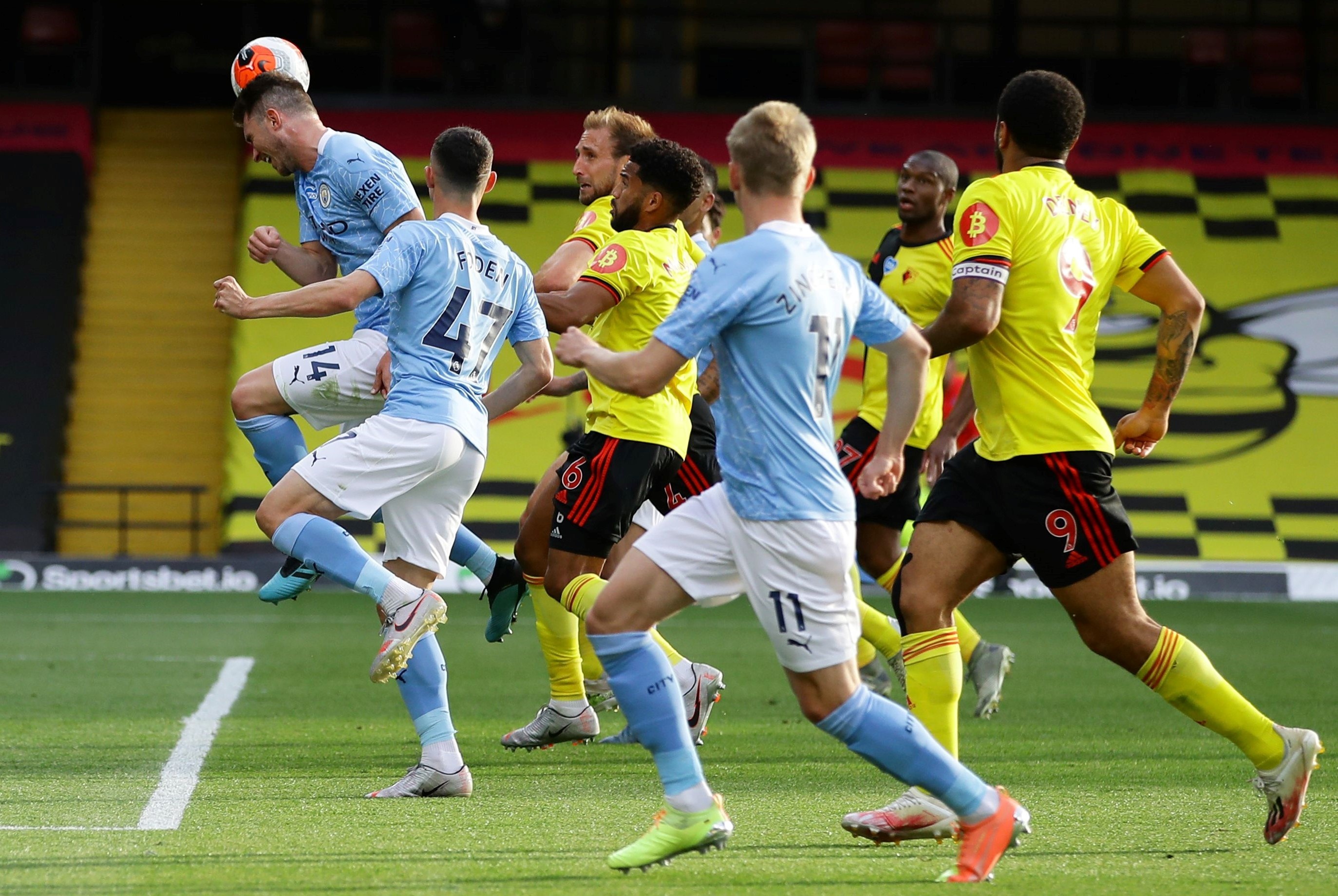 Watford dau voi Man City anh 8