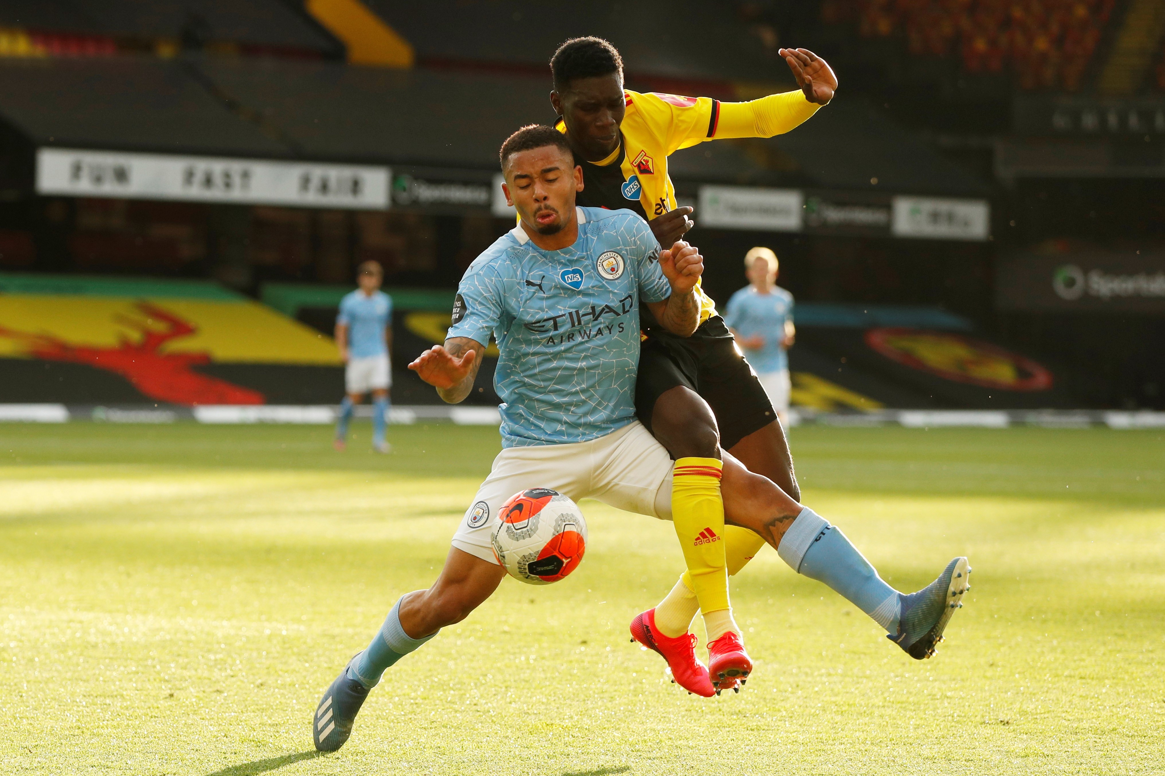 Watford dau voi Man City anh 9