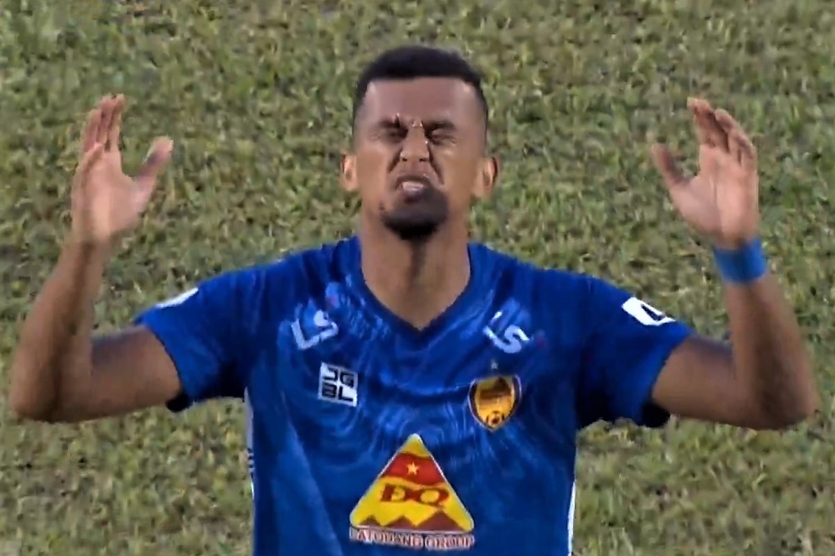 Ngoai binh Quang Nam nga ban den tung luoi CLB Sai Gon hinh anh