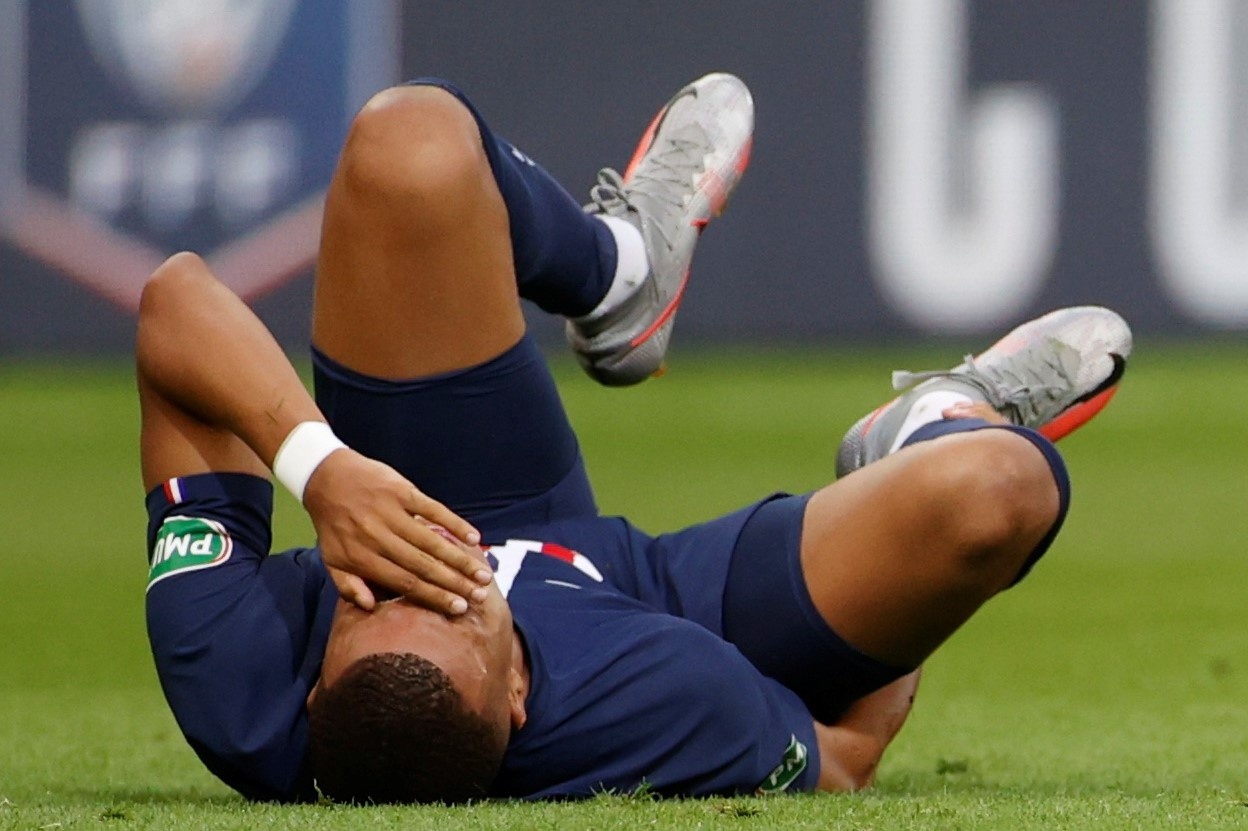 Mbappe chan thuong anh 1