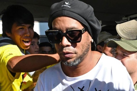 Ronaldinho chuan bi cham dut con ac mong tai Paraguay hinh anh