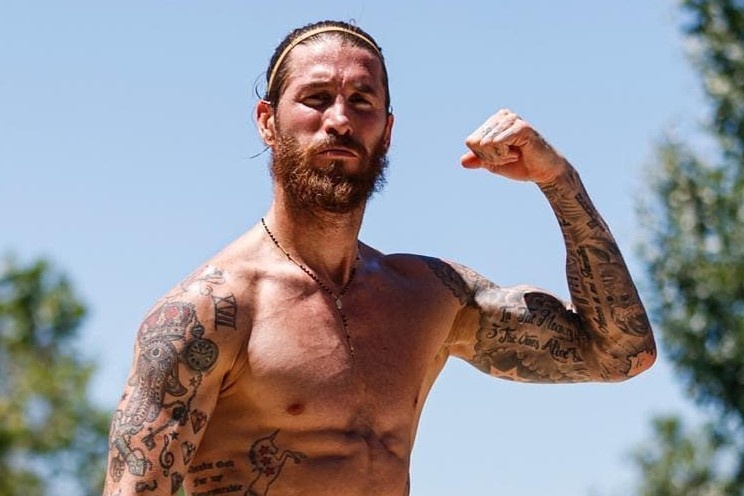 Ramos khoe co bap anh 1