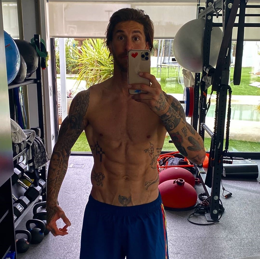 Ramos khoe co bap anh 3