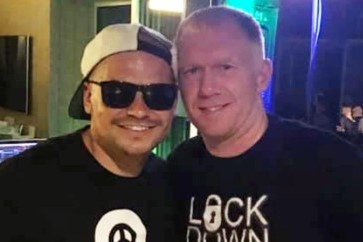 Scholes to chuc tiec dong nguoi giua mua dich hinh anh