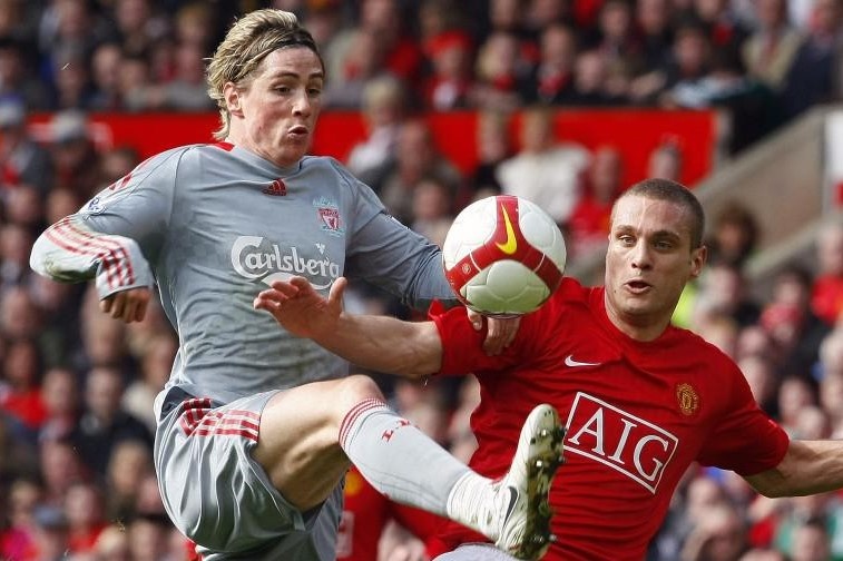 Vidic gat Torres khoi danh sach doi thu kho nhan hinh anh