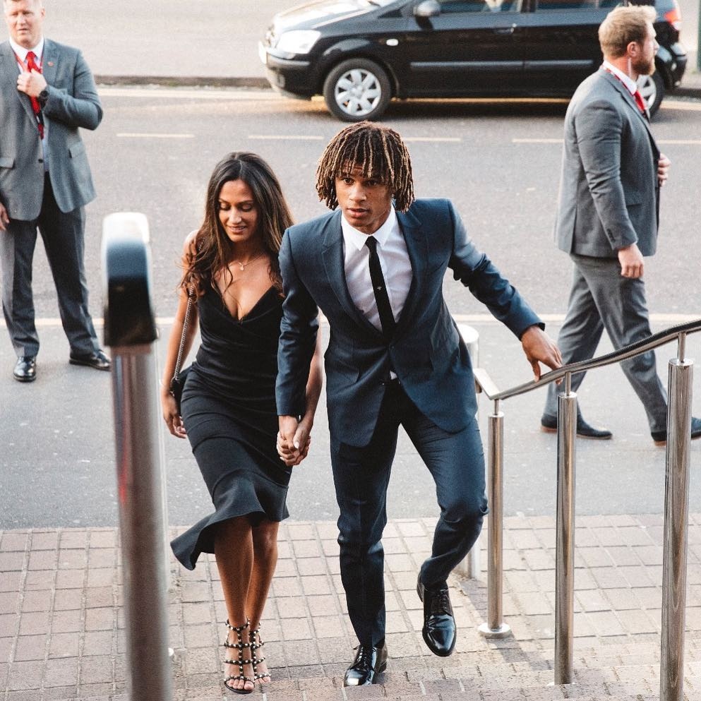 Man City mua Nathan Ake anh 6