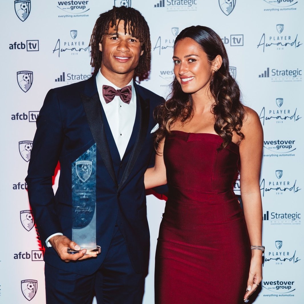 Man City mua Nathan Ake anh 7