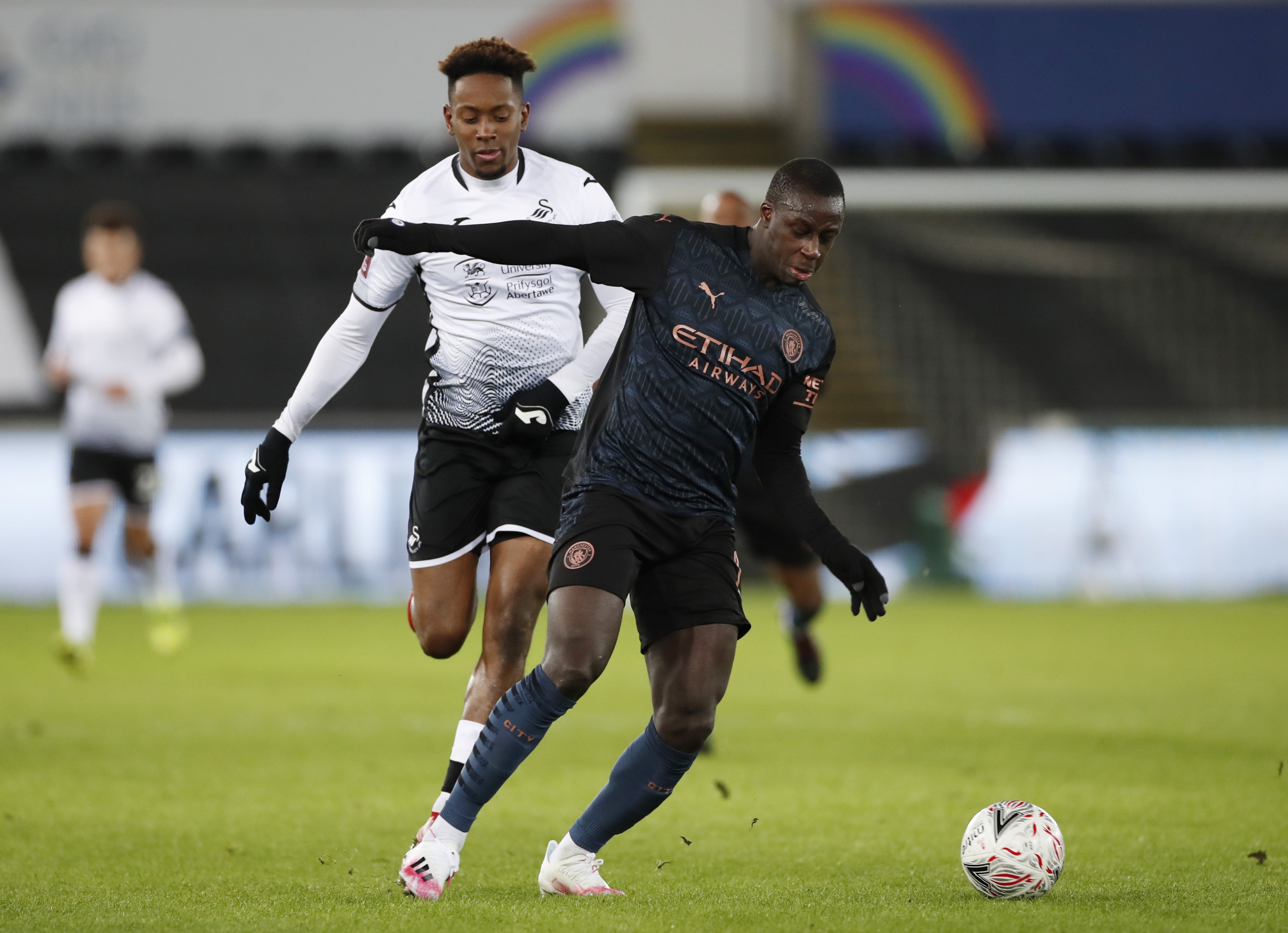 Dan sao du bi Man City anh 8