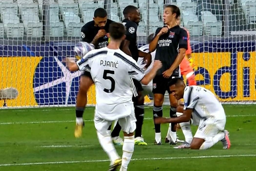 Juventus dau voi Lyon anh 2