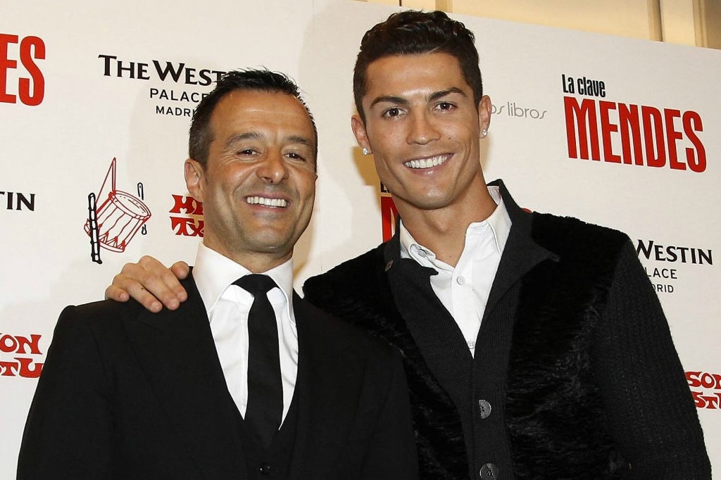 Ronaldo yeu cau nguoi dai dien dam phan voi PSG hinh anh