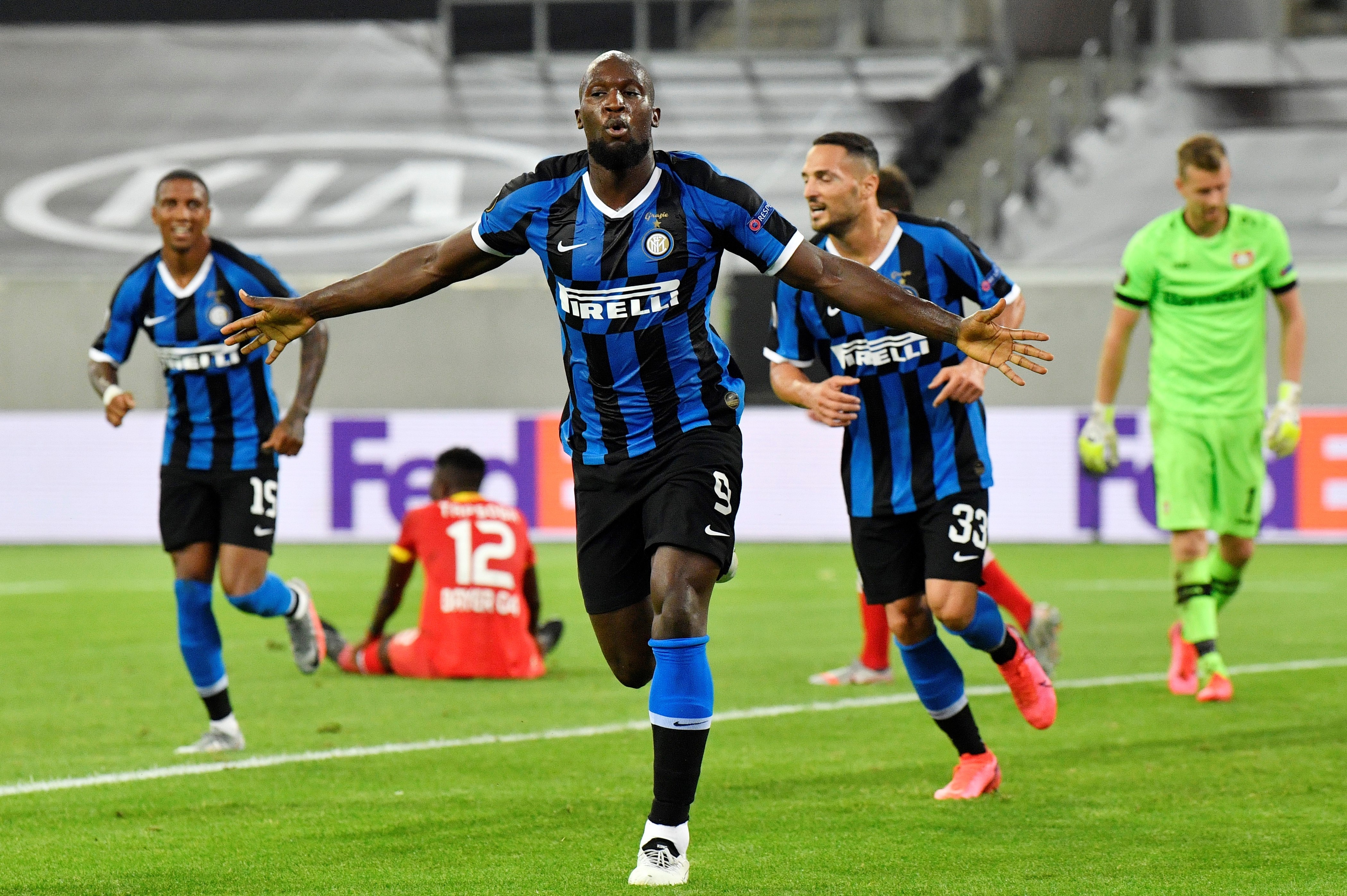 Inter Milan dau voi Bayer Leverkusen anh 1