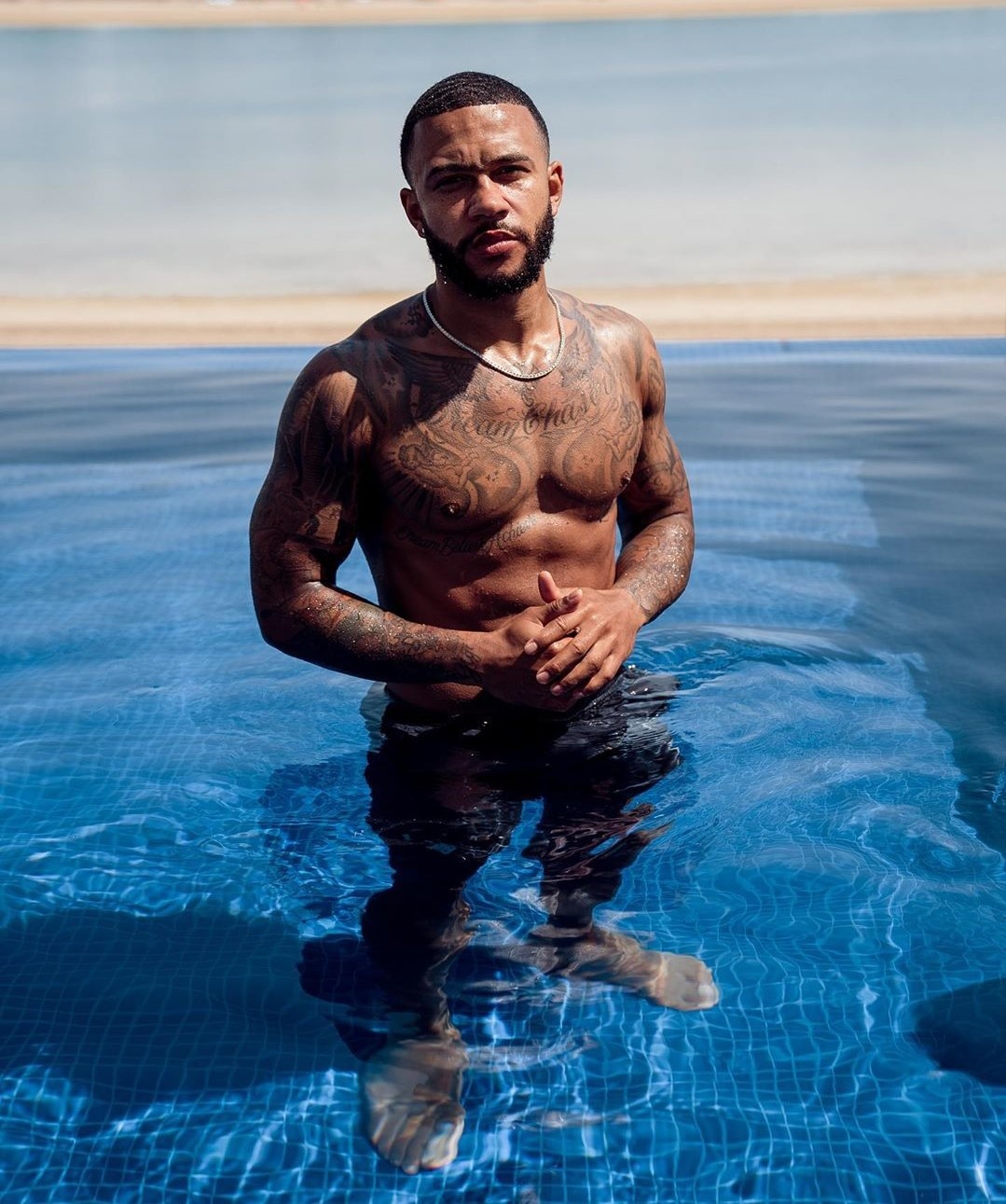 Memphis Depay chup anh voi su tu anh 9