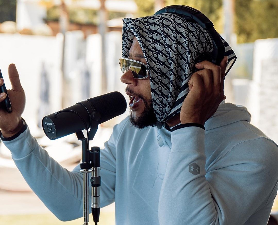 Memphis Depay chup anh voi su tu anh 4