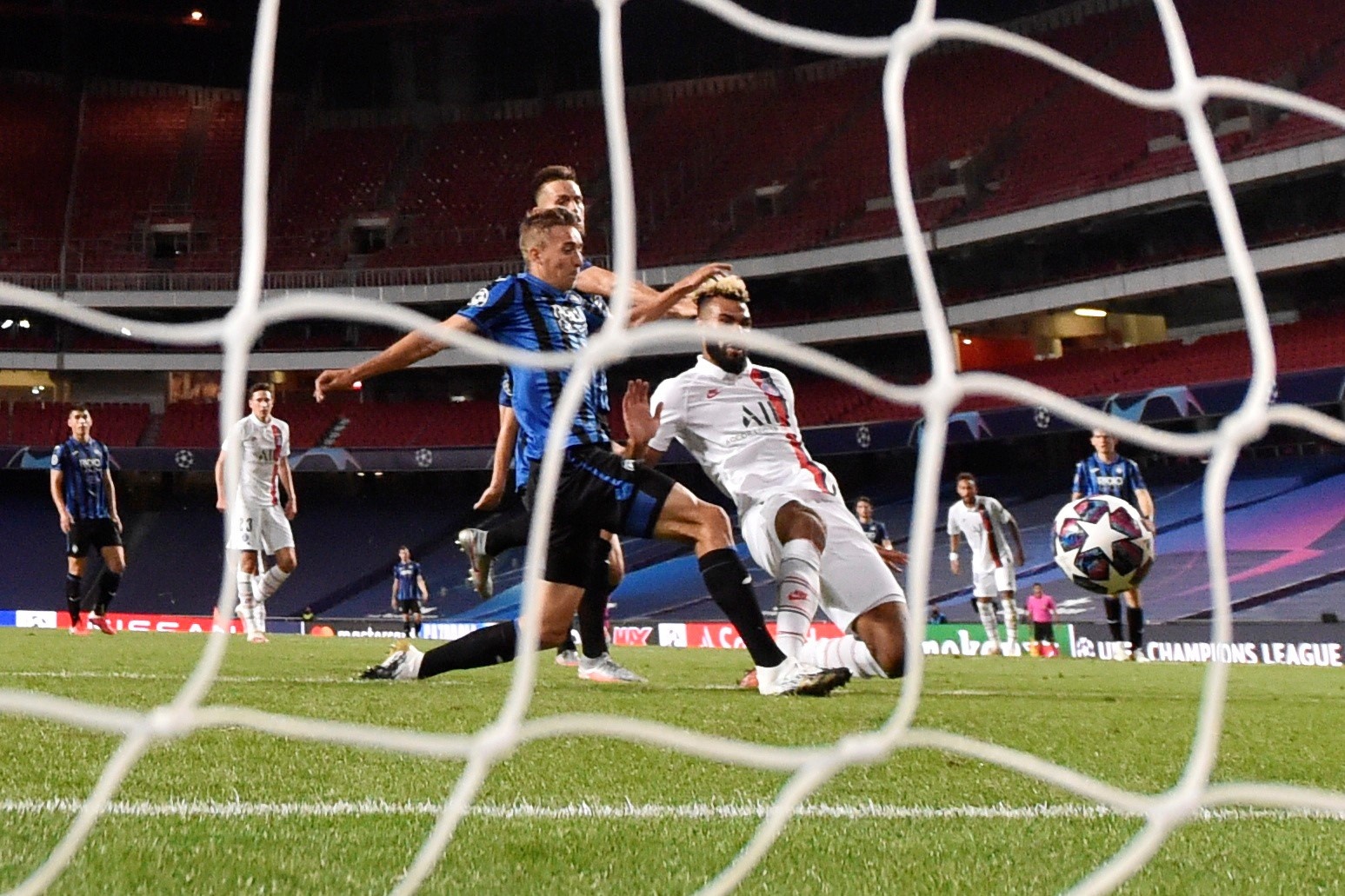 Atalanta dau voi PSG anh 1