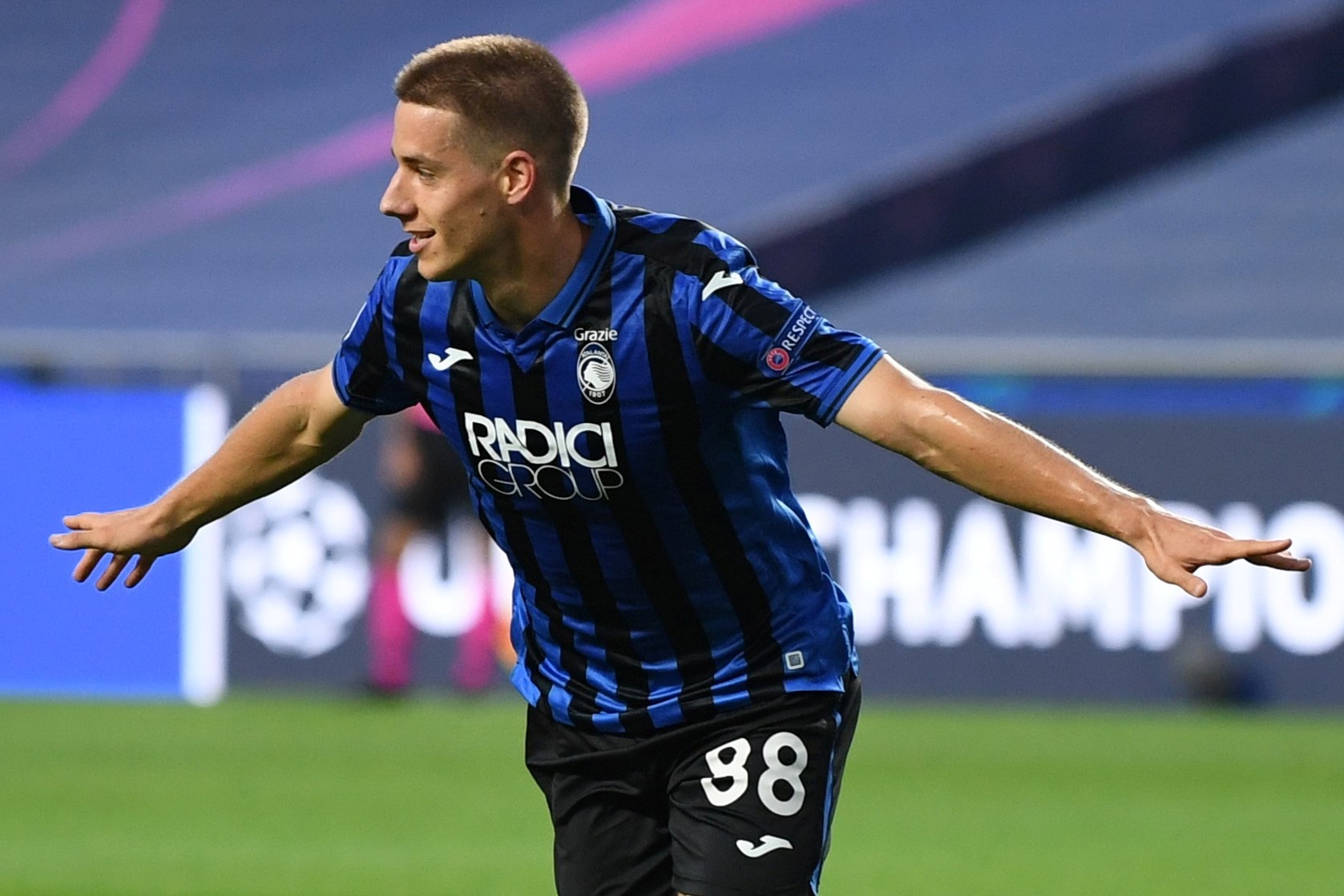 Atalanta dau voi PSG anh 3