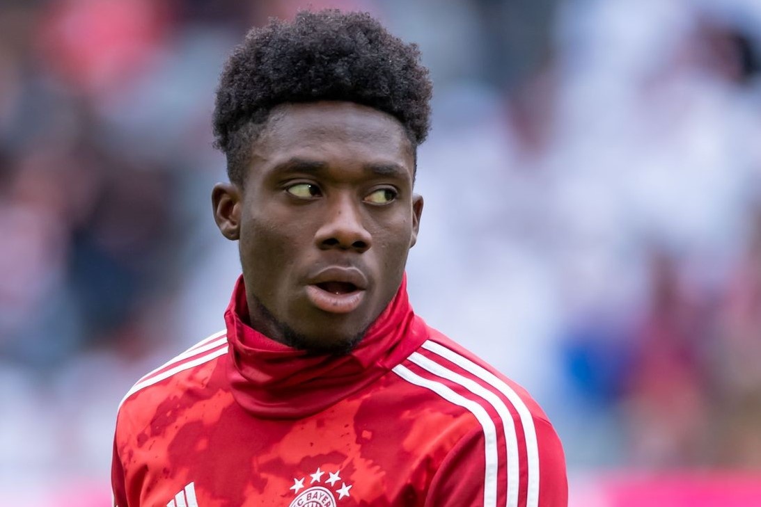 Vua toc do cua Bayern khong ngan doi dau than tuong Messi hinh anh