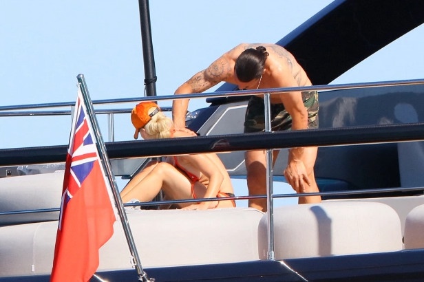 Ibrahimovic ngoai tinh anh 10