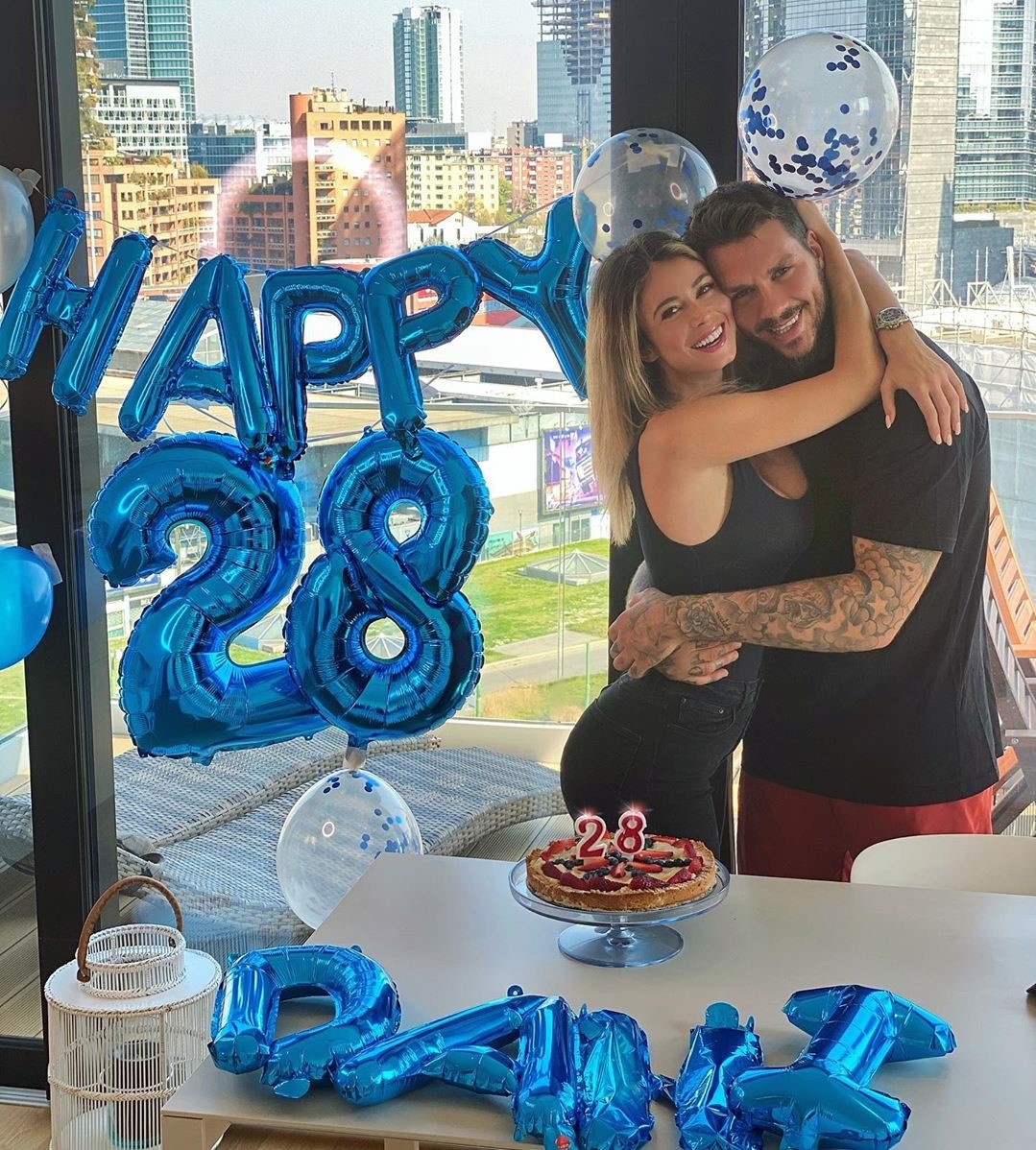 Ibrahimovic ngoai tinh anh 8