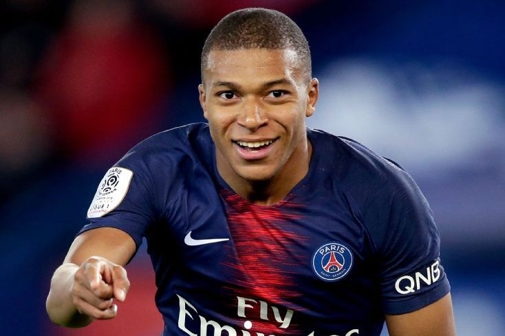 'Mbappe se o vi the thong tri khi Messi va Ronaldo treo giay' hinh anh