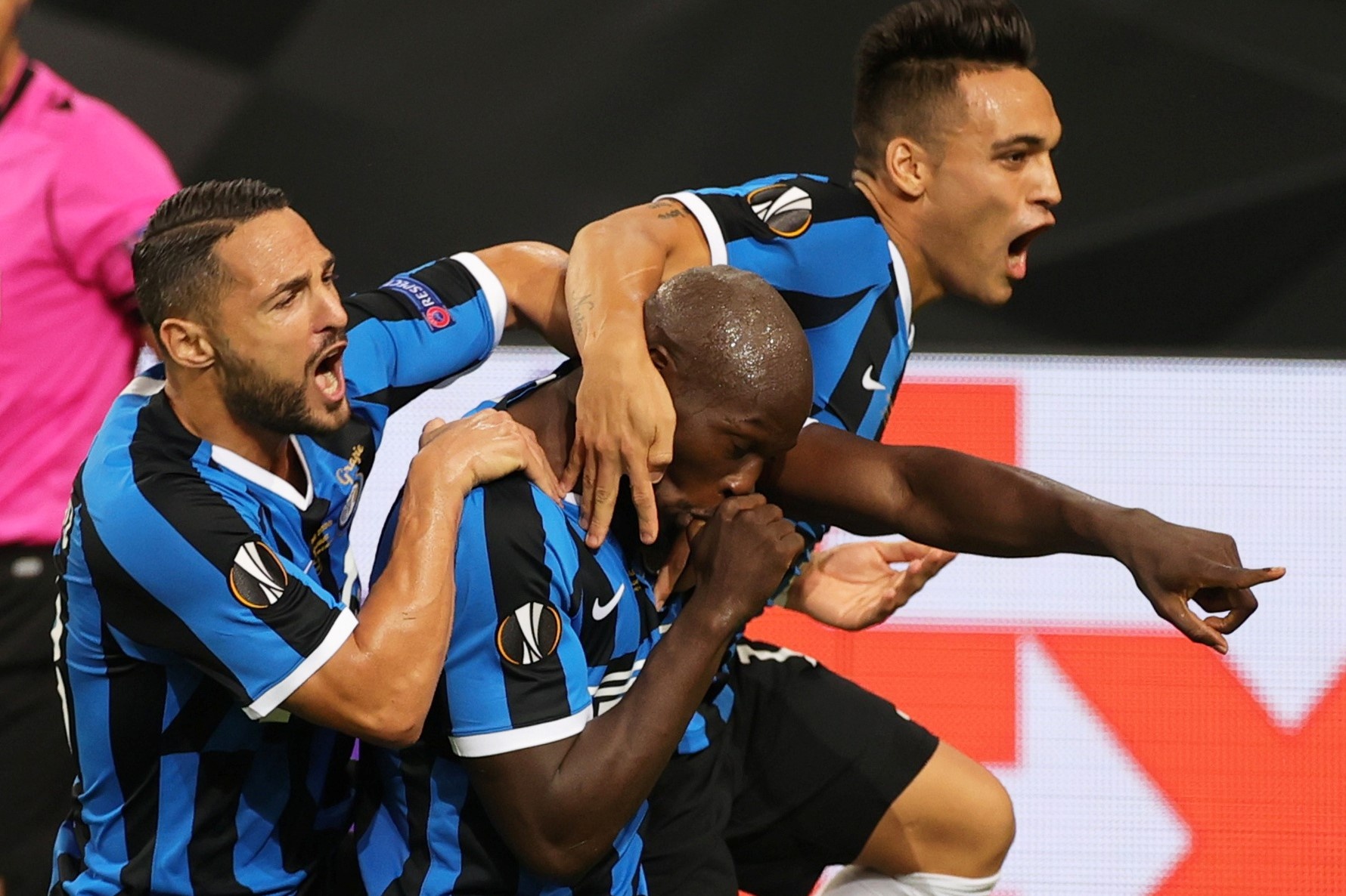 Inter Milan dau voi Sevilla anh 9