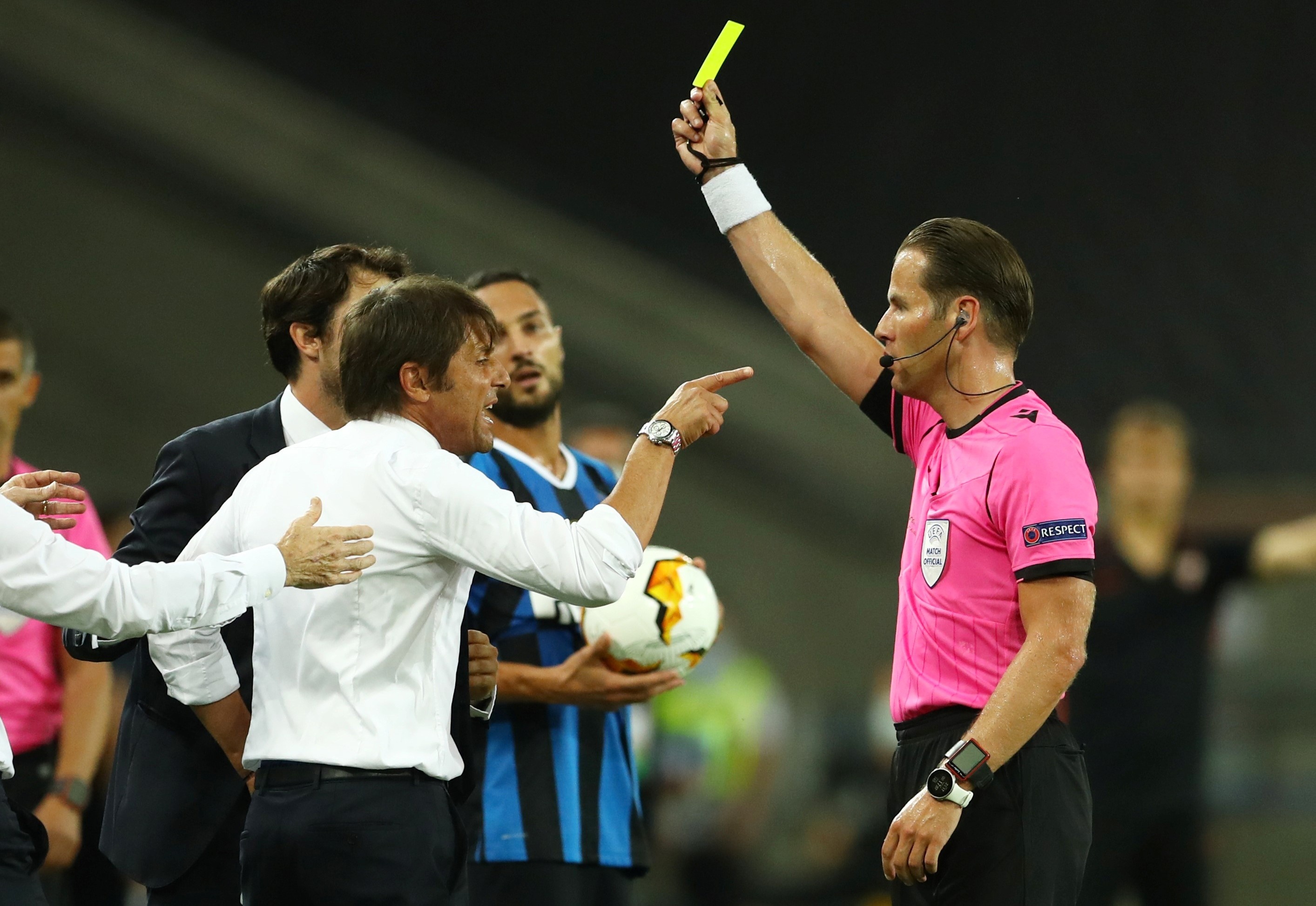 Sevilla dau voi Inter anh 1