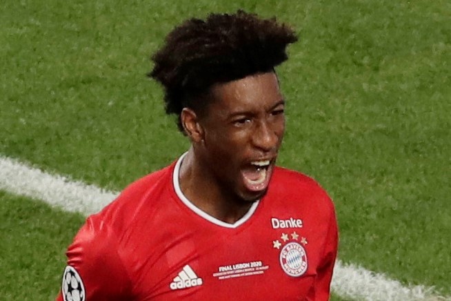 Coman an mung sau khi ghi ban vao luoi doi bong cu hinh anh