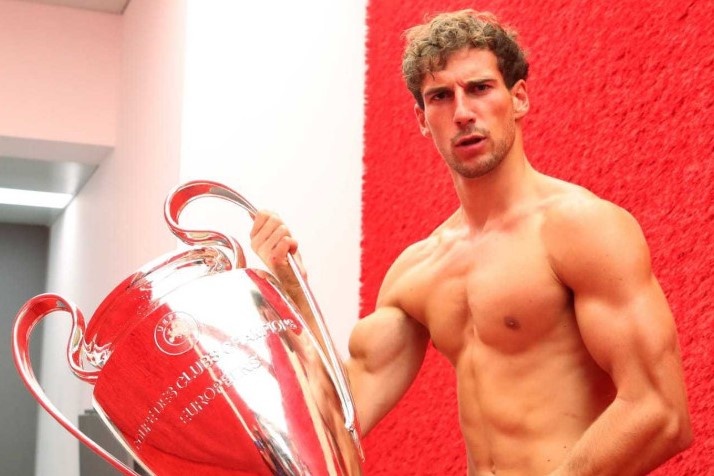 Sao Bayern khoe bap tay ben cup bac Champions League hinh anh