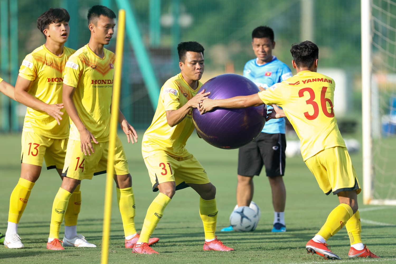 U22 Viet Nam tap trung anh 2