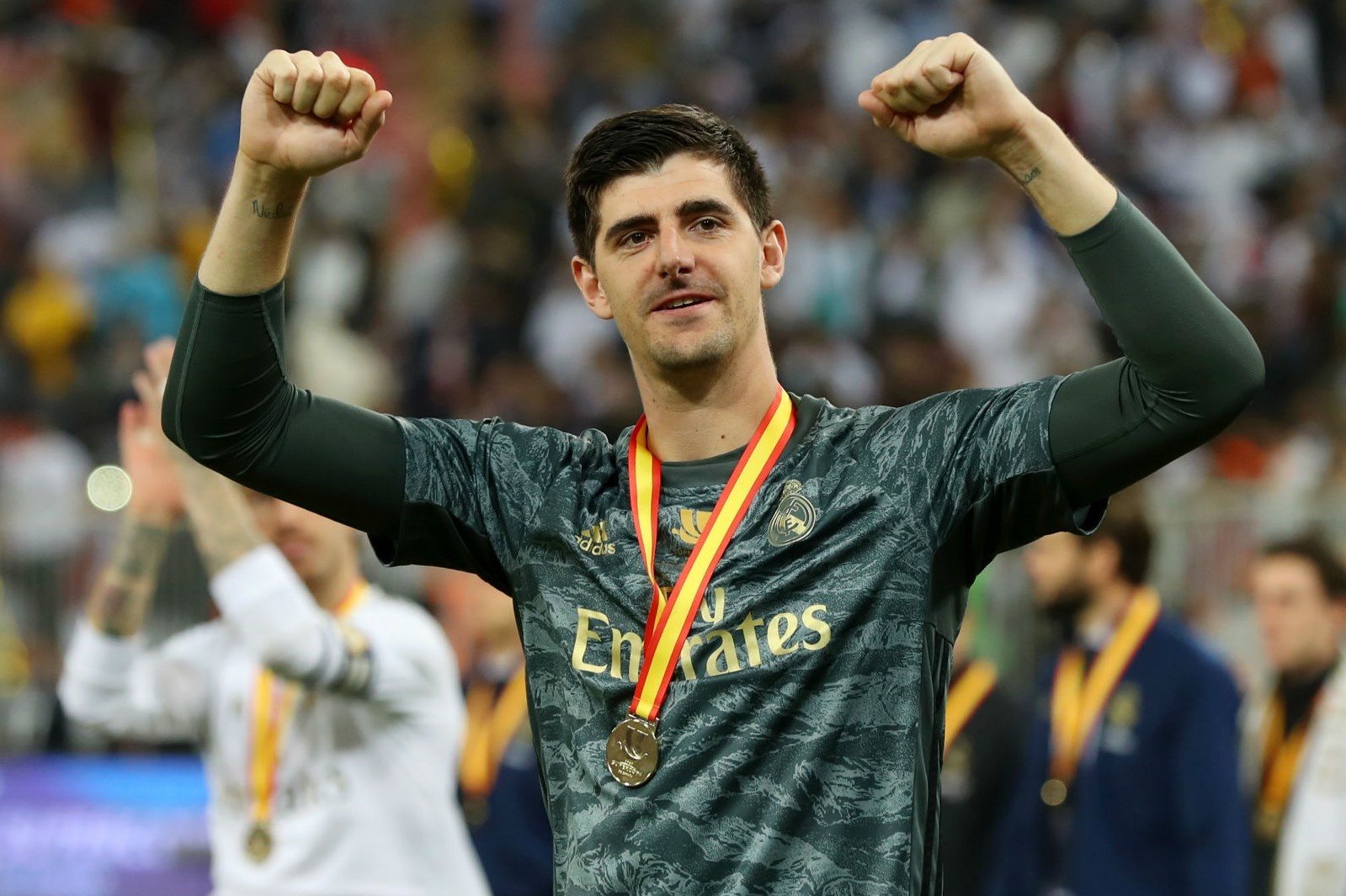 Messi roi Barca anh 12