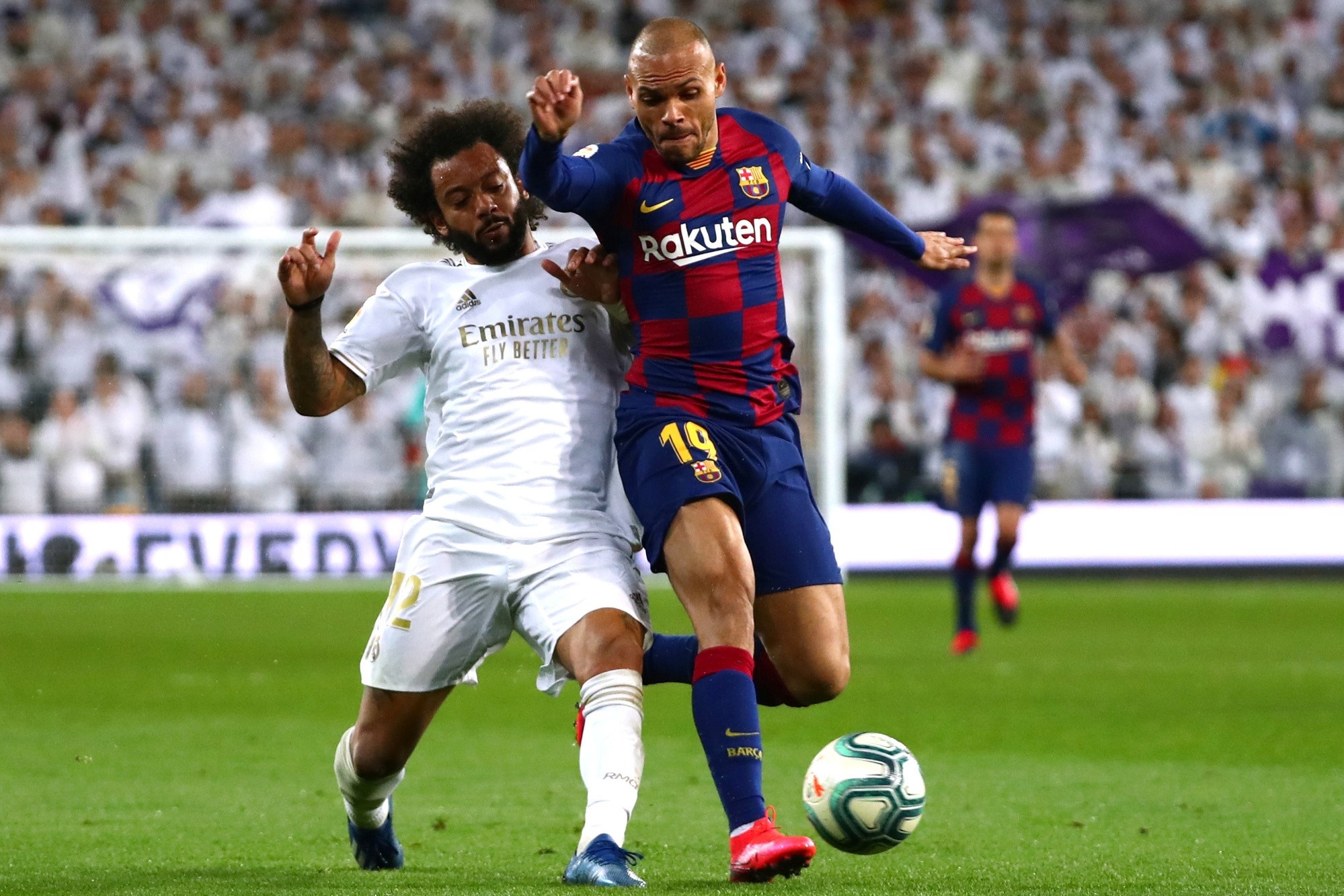 Braithwaite muon so ao Messi anh 1