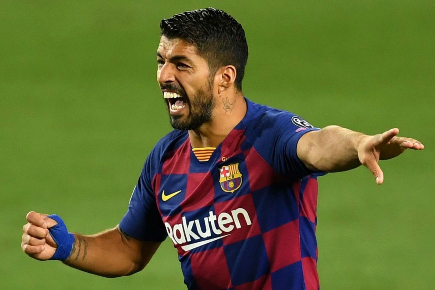 Barca ban Suarez anh 1
