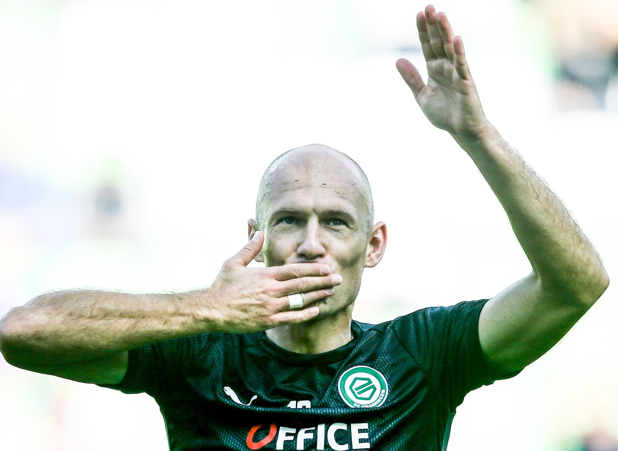 Robben chan thuong anh 1