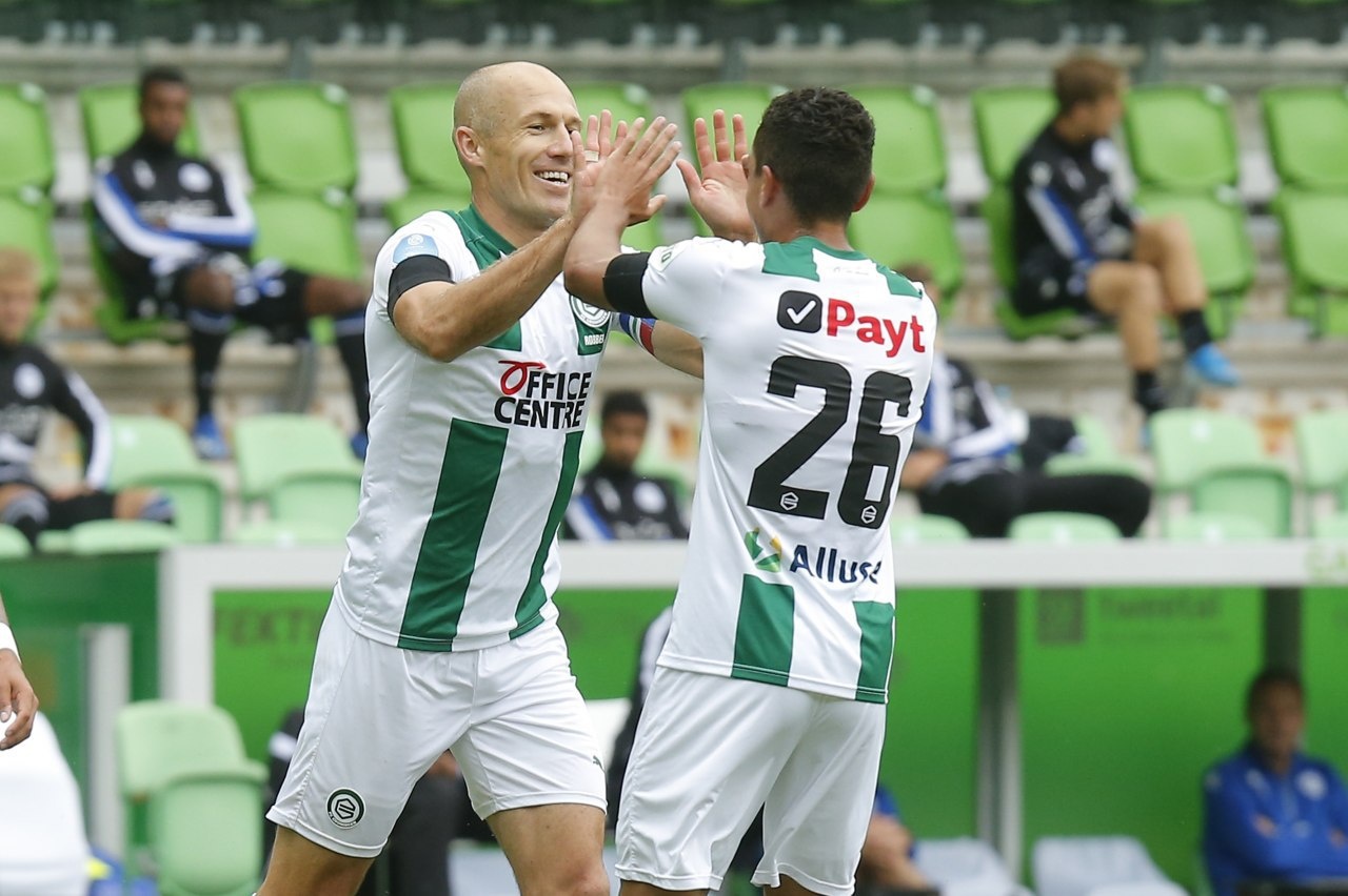 Robben chan thuong anh 9