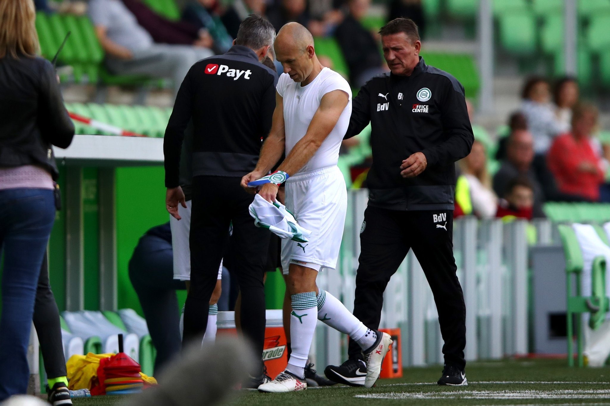 Robben chan thuong anh 6